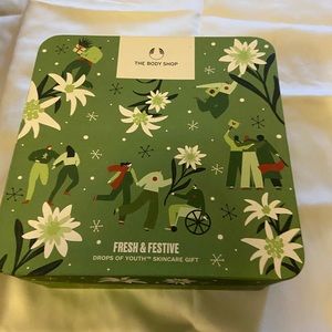 The Body Shop Drops of Youth Gift Set